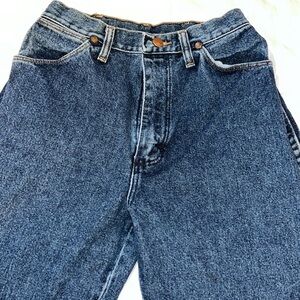 Vintage Wrangler, high waisted jeans, excellent condition, size 2?